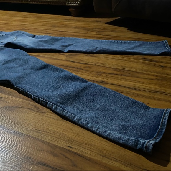 C EST. 1946 Denim Women’s Curvy Jeans Size 6 - Picture 8 of 15